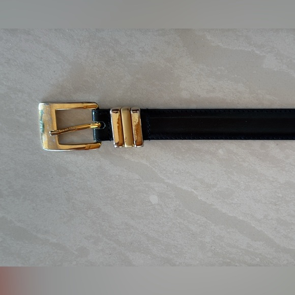 Accessories - Elegant navy blue Leather Belt with Gold Buckle